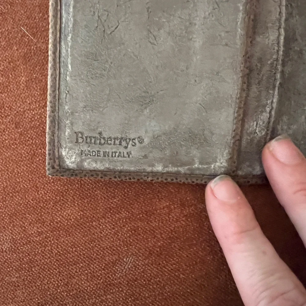 Burberry Beige Checkered Women's Wallet - Picture 3 of 4
